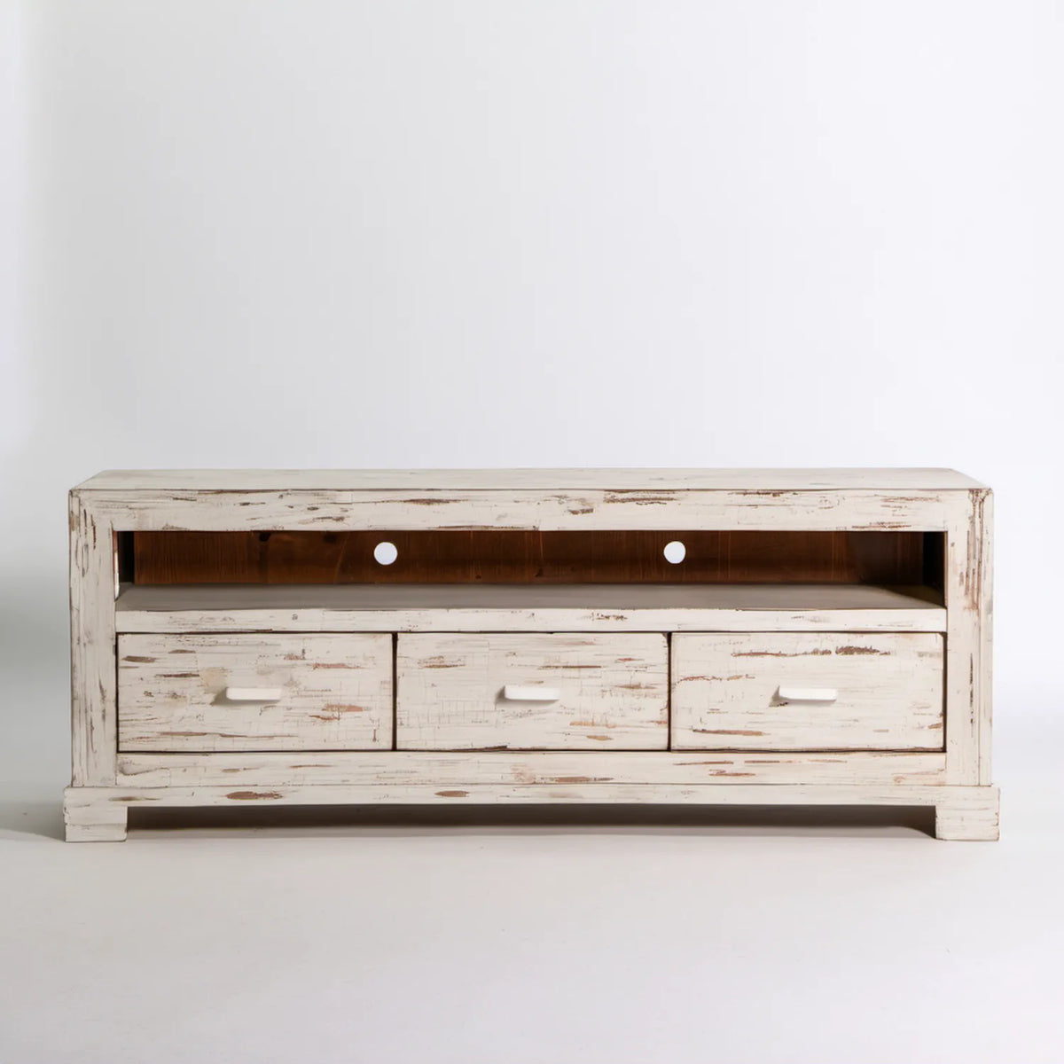 Biała przecierana szafka RTV z litego drewna sosnowego 120 x 40 x 60 cm, 3 szuflady